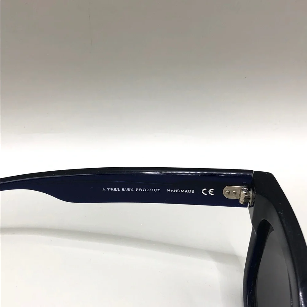 Tres Bien Eyewear Sun Buddies Liv Black Type 05 Sunglasses FLAWED